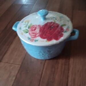 NEW PIONEER WOMAN SWEET ROSE MINI CASSEROLE STONEWARE DISH. 14.4 OZ.